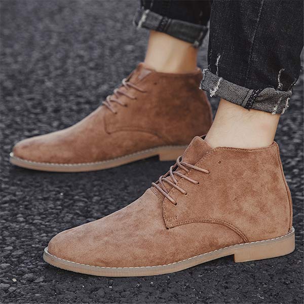 Men's durable ankle boots providing cushioned comfort & supportive fit for active outdoor exploration in fall.