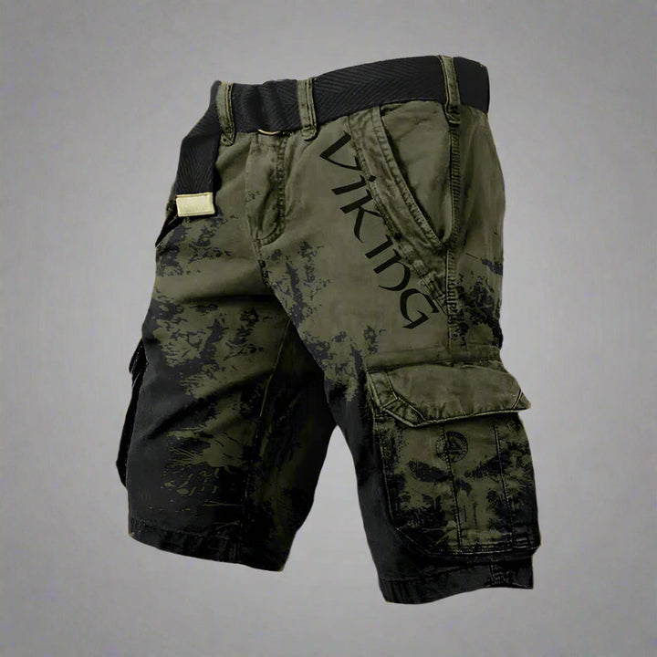 Dynamic men's adventure shorts with a comfortable fit, suitable for athletic training and casual outings.