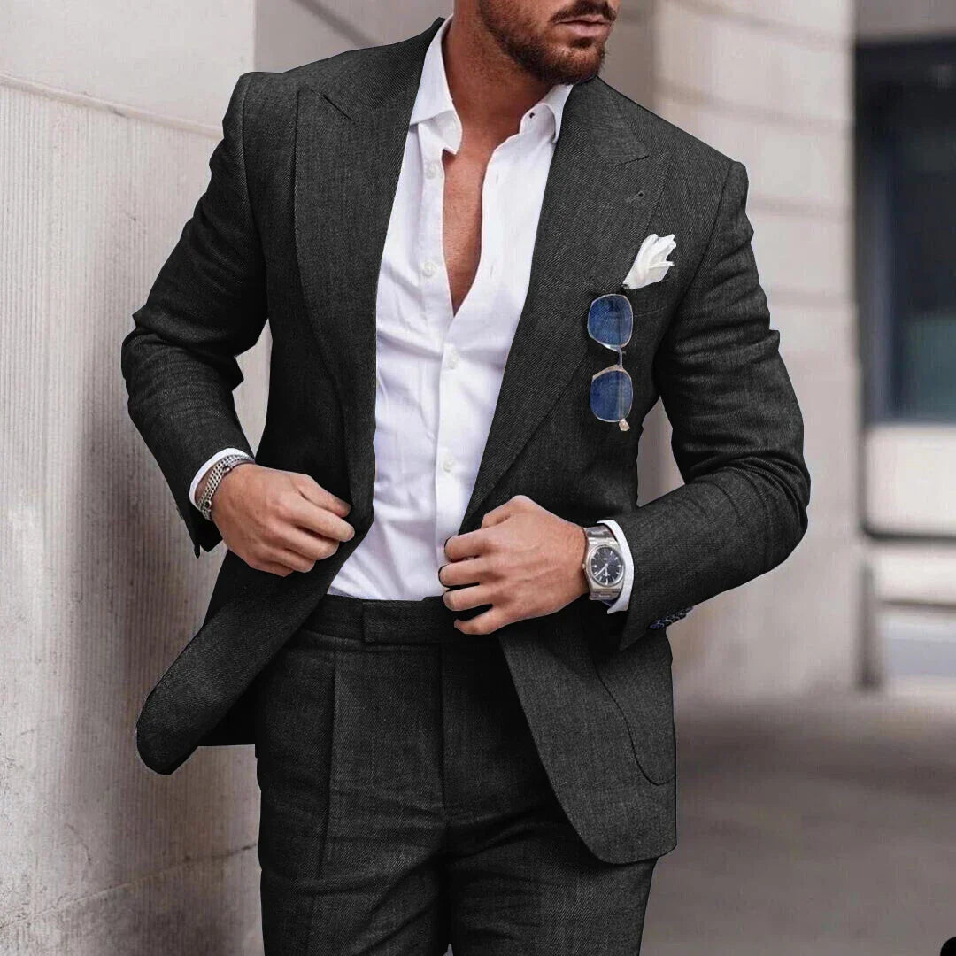 Elegant 2-piece men's suit, ideal formal wear for grooms or wedding guests.