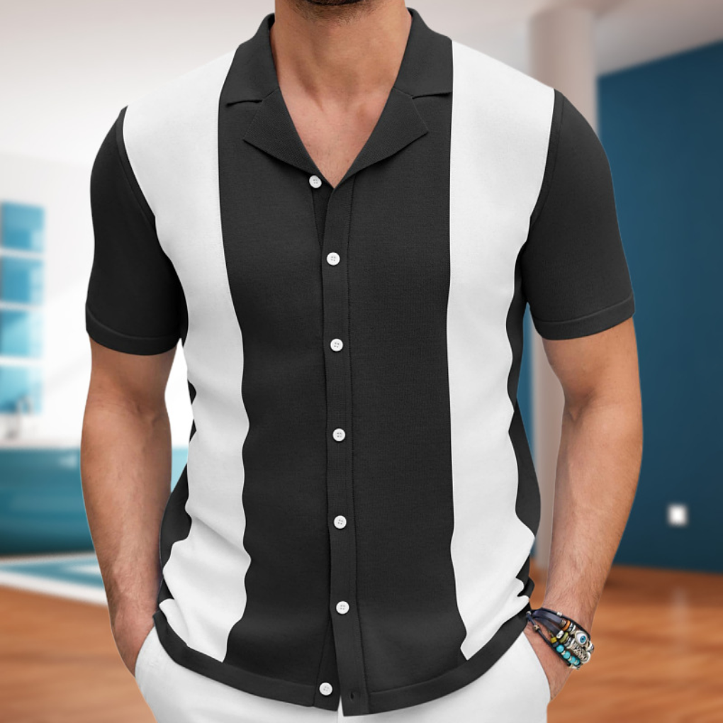 Men's elegant casual button-up shirt in classic style for versatile everyday wear.