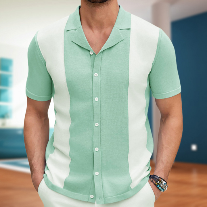 Fashionable men's casual button-up shirt, elegant and versatile, ideal for modern men's style.