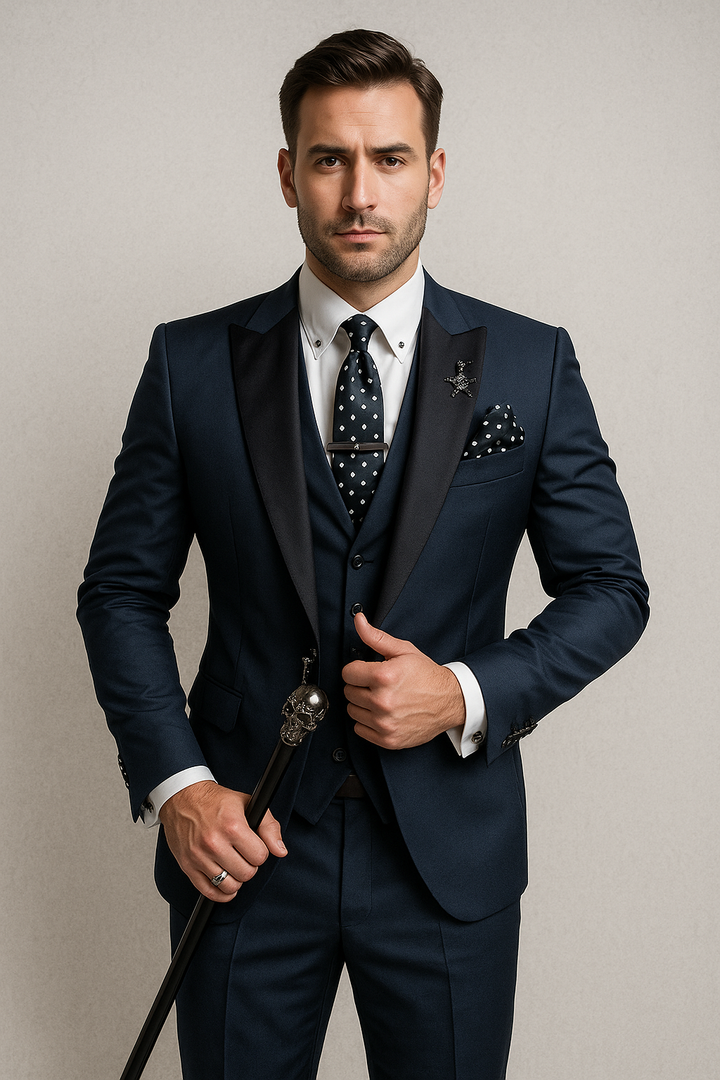 Classic men's formal wear: a tailored three-piece slim fit suit, ideal for sophisticated party or special event outfits.
