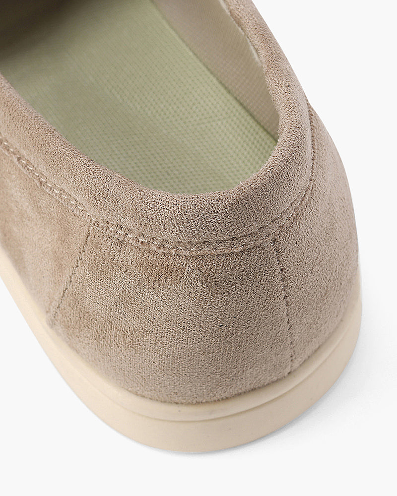 Premium men's slip-on loafers, combining refined elegance, style, and lasting comfort.