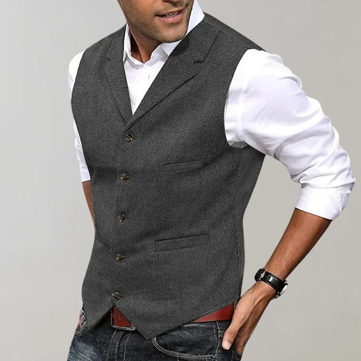 Classic men's suit vest, a refined layer for formal outfits. Ideal waistcoat for business meetings & special events.