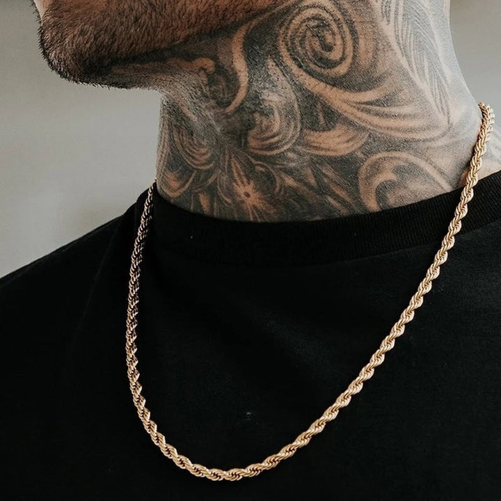 Men's elegant twisted rope chain necklace, a durable fashion accessory for sophisticated style.