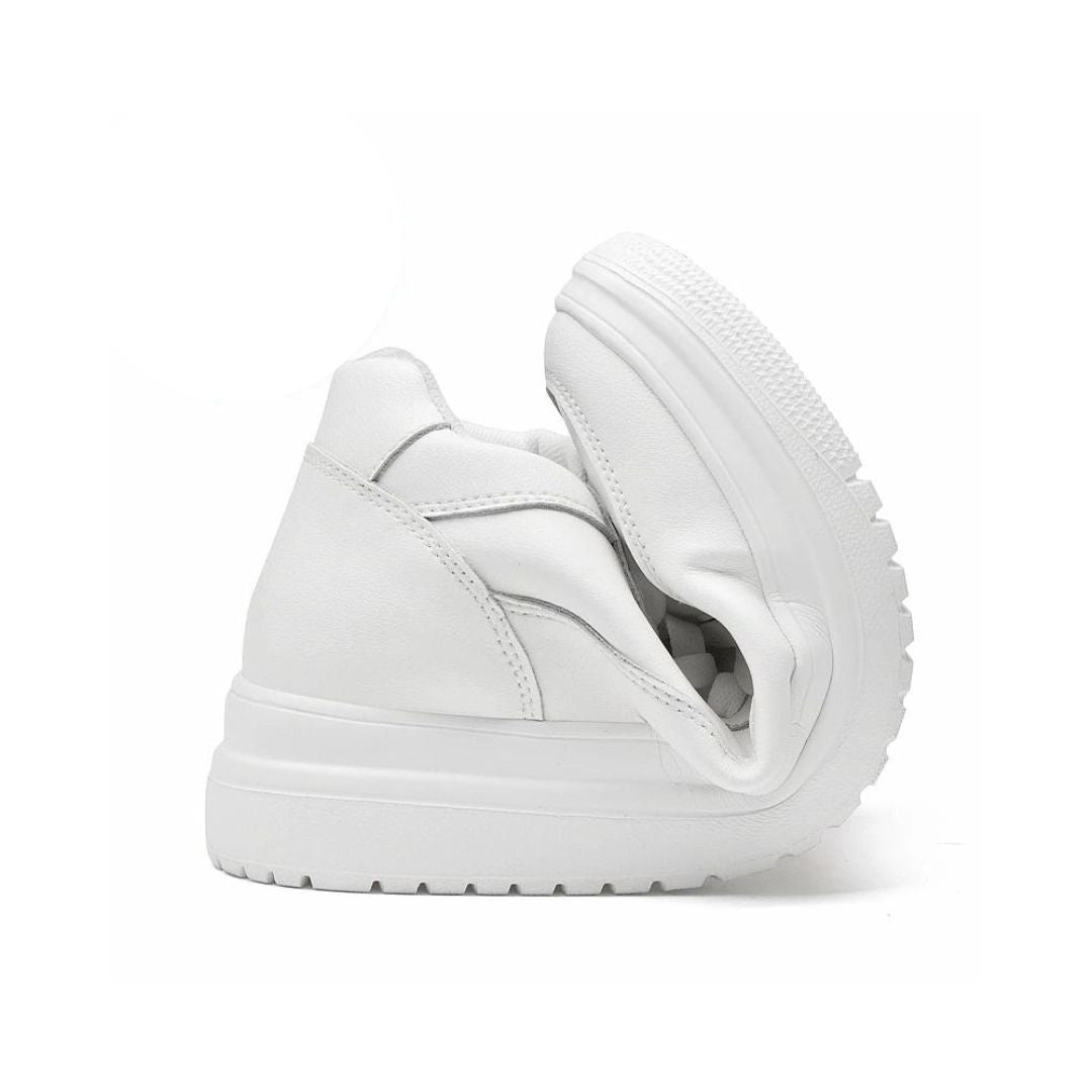 Modern men's elevator shoes, sleek design height-increasing sneakers for a smart and sophisticated casual style.