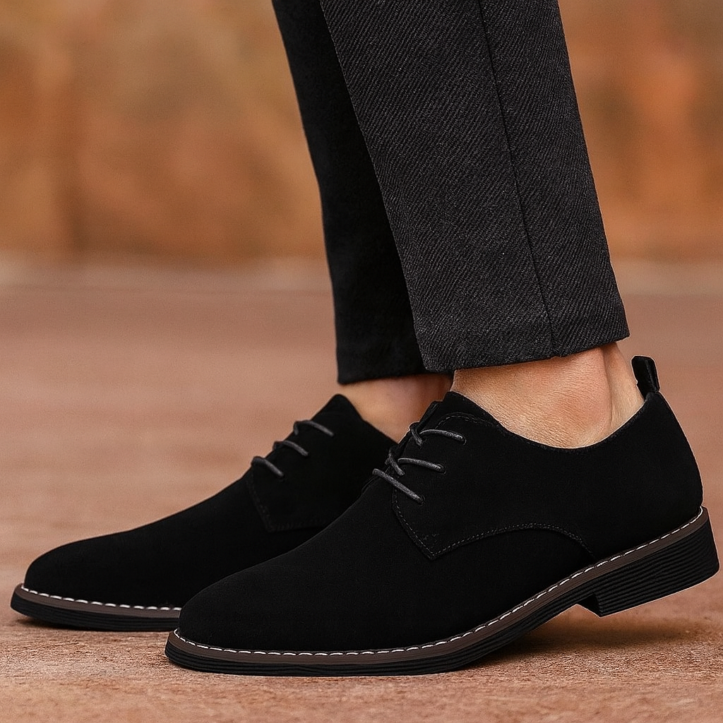 Versatile Men's Elias leather Oxford shoes. Elevate your autumn wardrobe with these elegant formal dress shoes.
