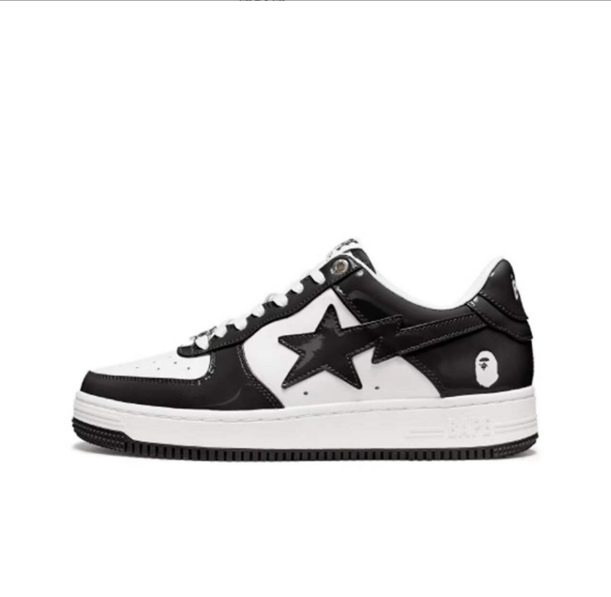Men's everyday casual sneakers, lightweight & stylish, offering breathable comfort for versatile walking.