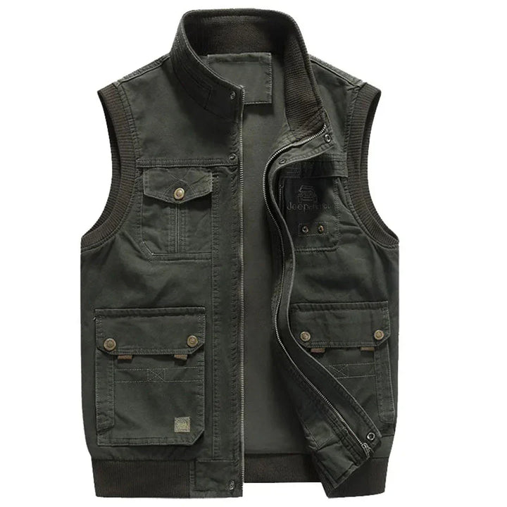 New men's casual multi-pocket vest in cotton, a functional sleeveless jacket for various outdoor pursuits.
