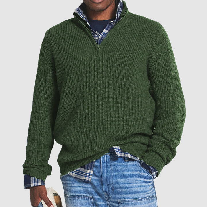 Comfortable men's regular fit half-zip jumper in a luxurious cashmere blend, ideal for daily wear.