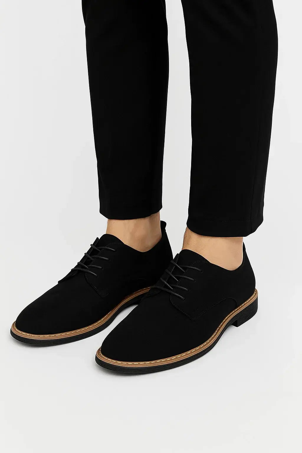 Men's Harrington Oxford lace-up shoes, perfect for business casual, formal events, or smart casual outfits.