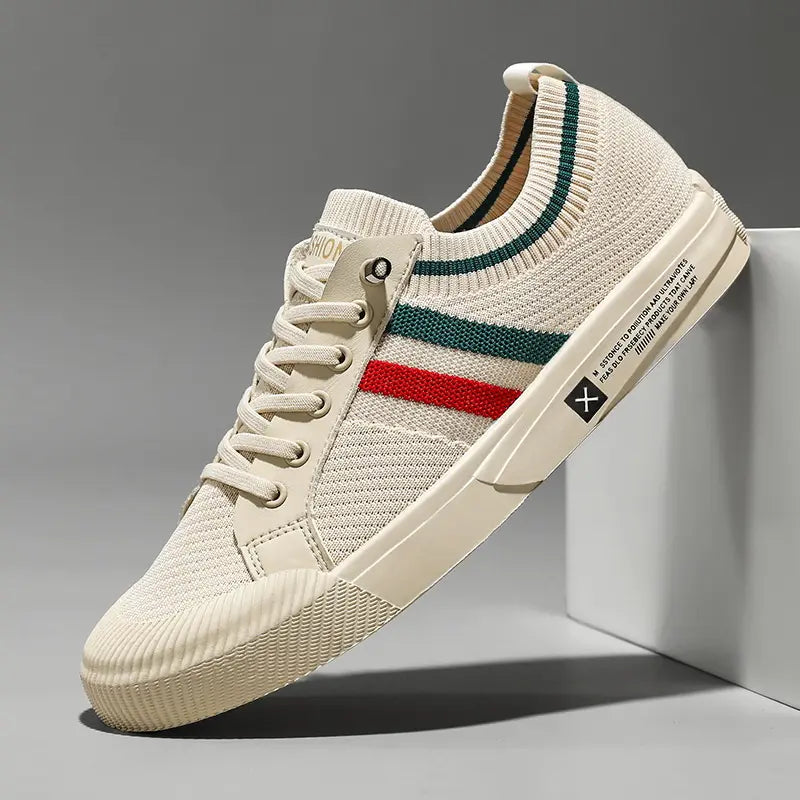 Men's Harrington Oxford retro minimalist sneakers with subtle stripe detail, perfect for casual everyday wear.