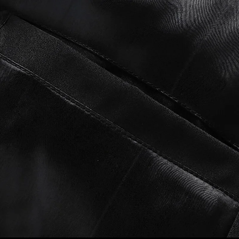 Men's quilted hooded puffer jacket, providing excellent warmth & a sleek look.