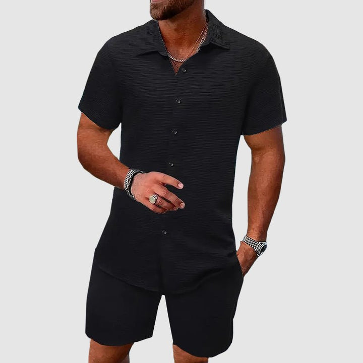 Men's summer jacquard two-piece outfit featuring a short-sleeve top and matching shorts for relaxed comfort.