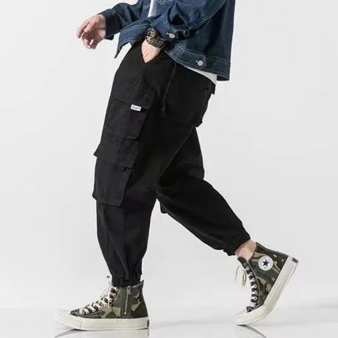 Men's tapered fit cargo pants, offering durable style and comfort for daily activities and menswear.