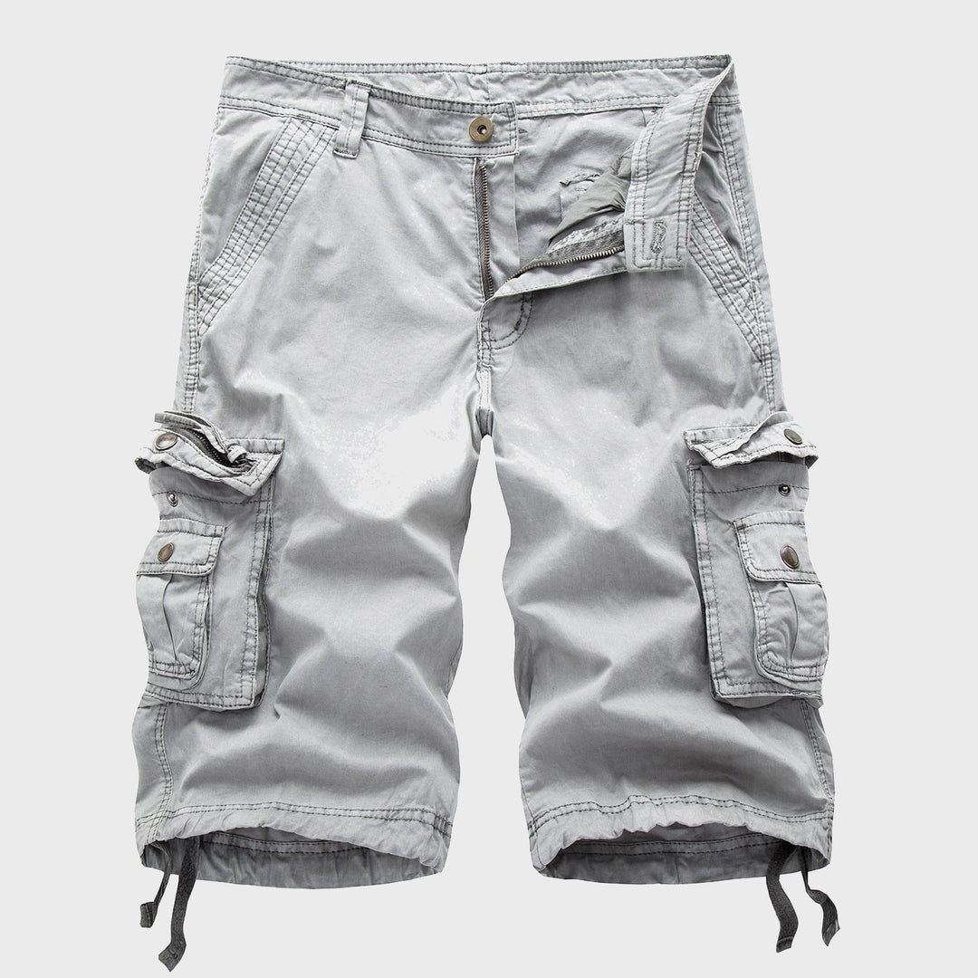 Stylish men's knee-length multi-pocket shorts, perfect for summer activities, casual outings, and relaxed comfort.