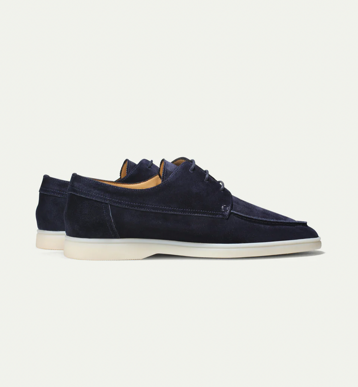 Versatile men's lace-up walking footwear, ensuring comfort for all-day casual wear.