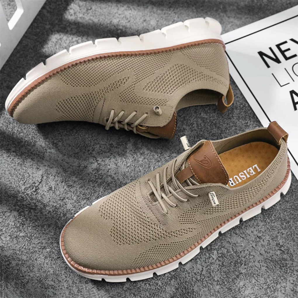 Men's lightweight breathable casual sneakers in a stylish design. Perfect for everyday wear, walking, and summer comfort.