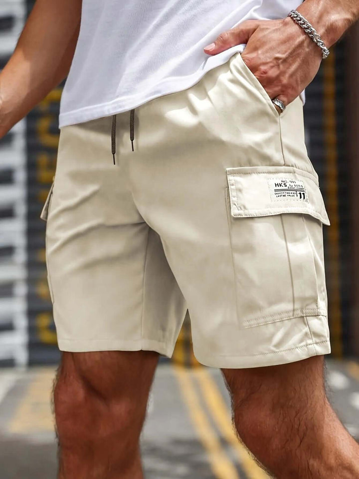 Casual men's lightweight summer cargo shorts, comfortable elastic waist for everyday style.