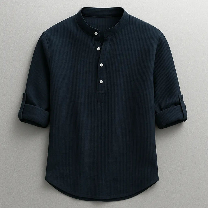 Easy-care men's lightweight casual shirt, perfect for everyday wear, comfort, and travel readiness.
