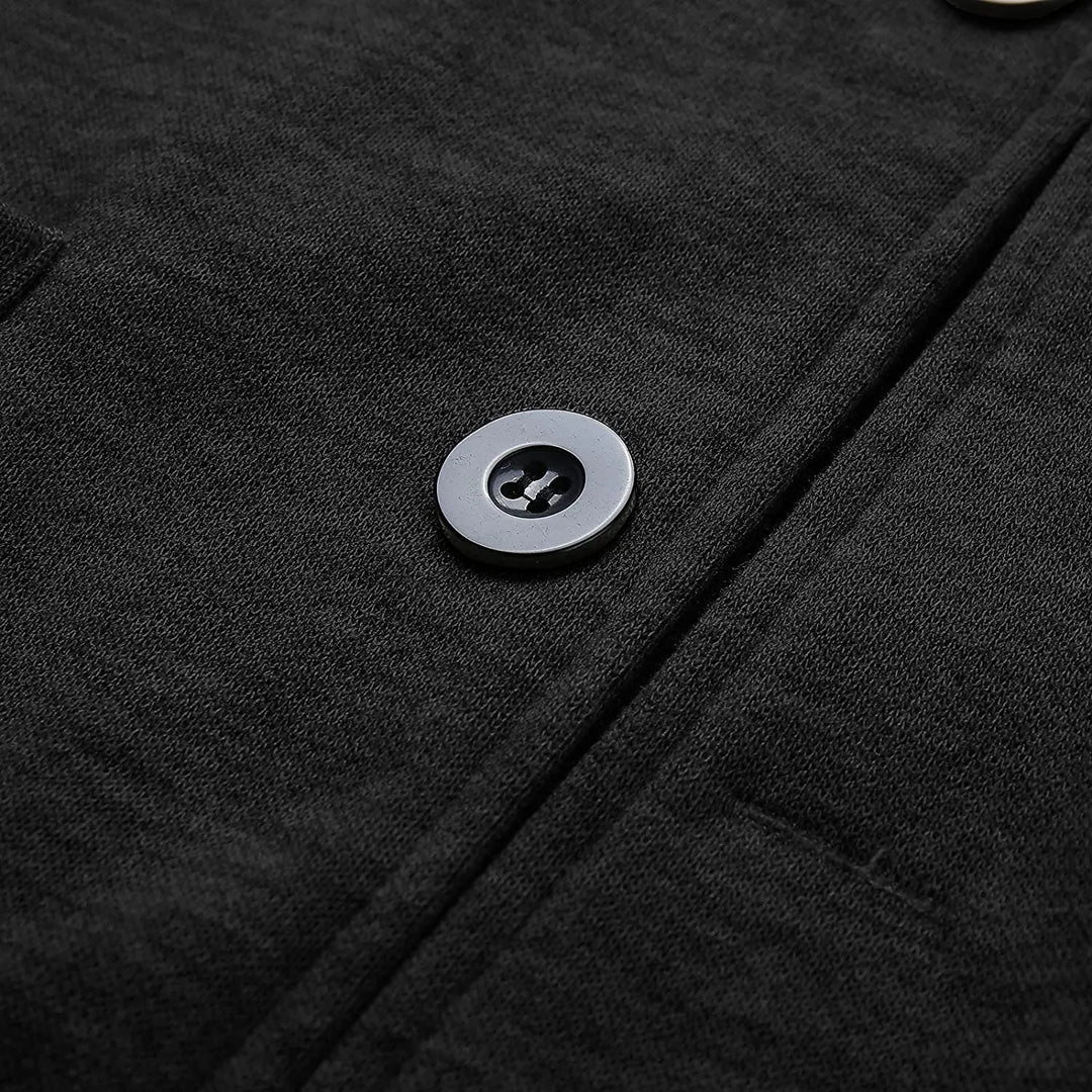 Casual men's lightweight blazer, ideal for everyday wear, featuring ample and practical pockets.