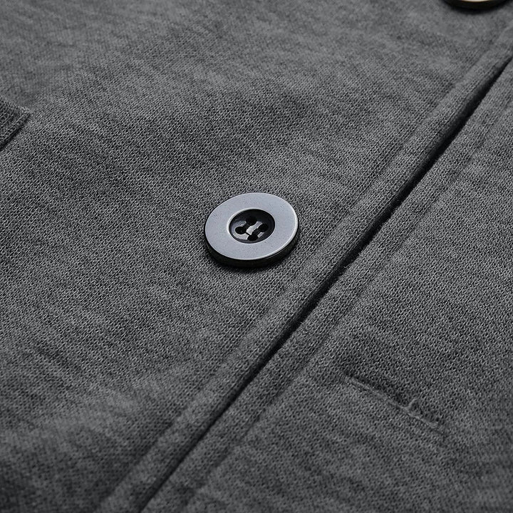 Men's versatile blazer, modern style, lightweight for everyday comfort, with ample functional pockets.