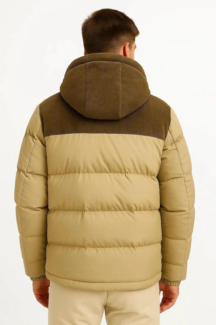 Men's lightweight insulated puffer jacket with hood & pockets, perfect for hiking & outdoor adventures.