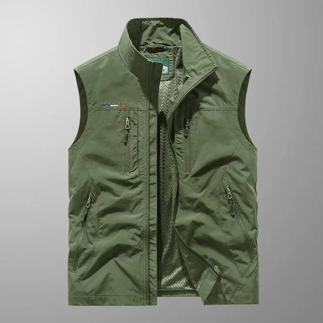 Close-up of a men's lightweight multi-pocket gilet vest, practical for travel, fishing, and outdoor use.