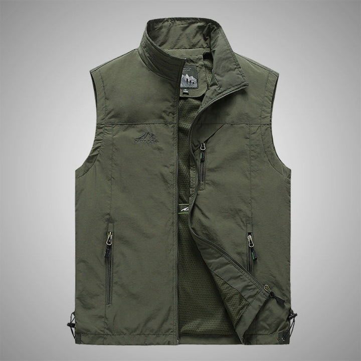 Men's lightweight outdoor bodywarmer vest for casual autumn layering. Insulated & practical for travel.