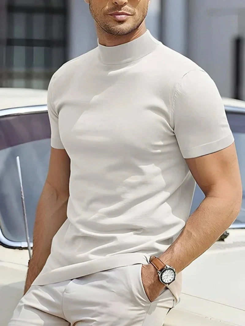 Men's lightweight performance t-shirt, ideal for summer activewear. Breathable & quick-dry short sleeve top.