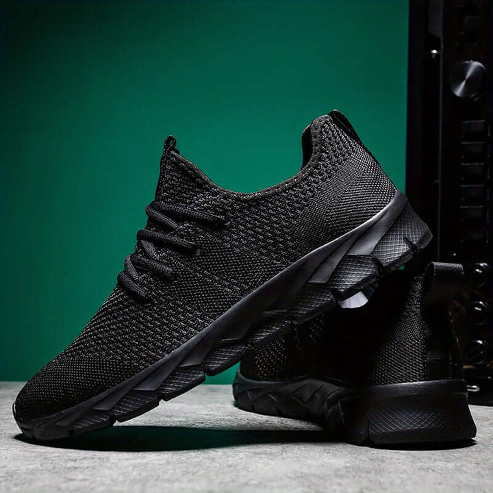 Versatile men's sport shoes, perfect for running, training, and an active lifestyle. Lightweight & comfy.