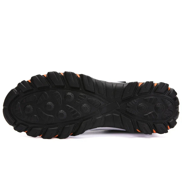 Comfortable men's slip-on sneakers, ideal for lightweight, breathable, and easy everyday wear.