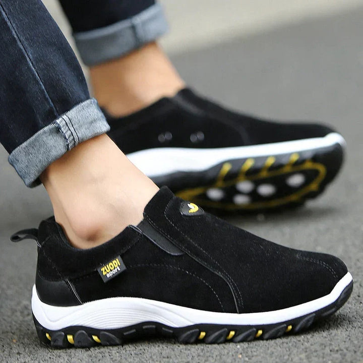 New men's slip-on sneakers: lightweight, comfortable, and perfect for versatile everyday casual wear.