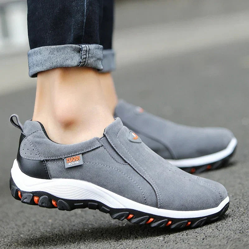Easy-wear men's lightweight sneakers, providing ultimate comfort for daily casual and athletic styles.