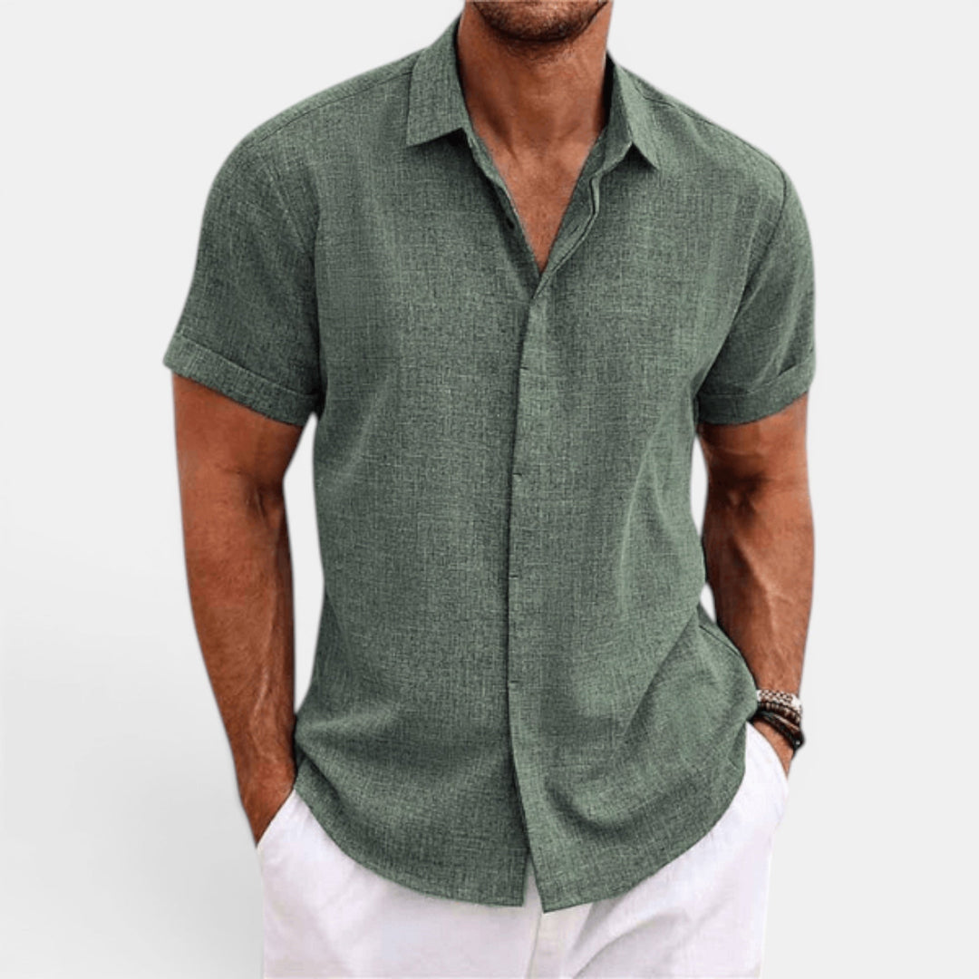 Men's lightweight summer shirt, short sleeve, button-down for casual everyday comfort.