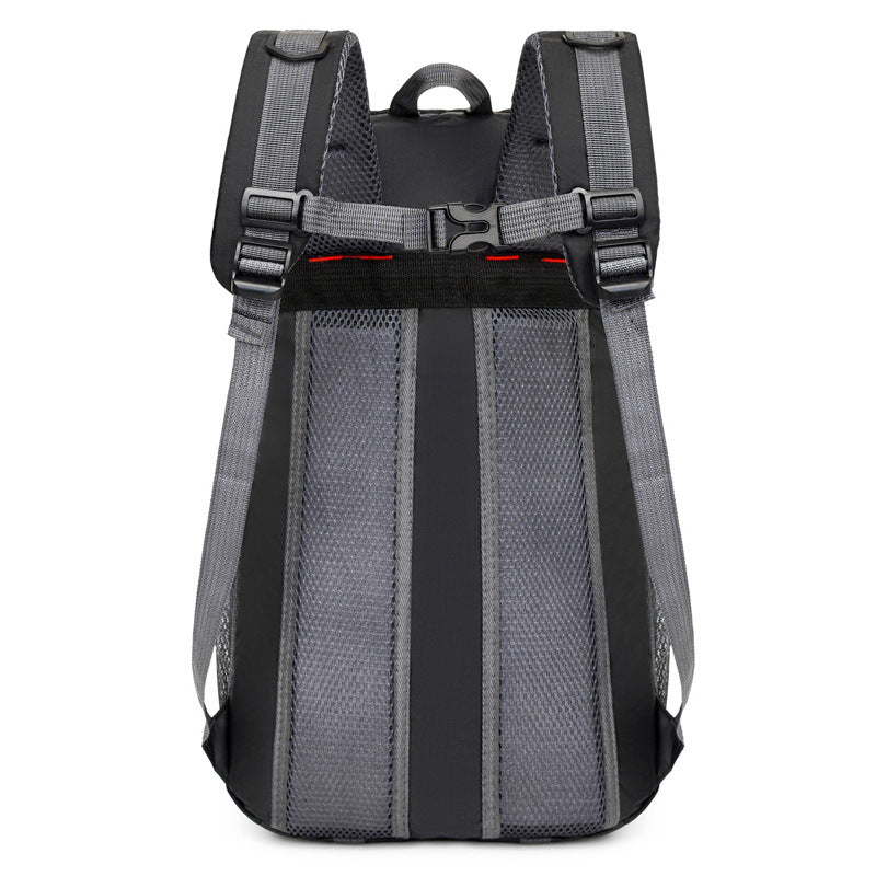 Versatile men's lightweight waterproof travel bag, perfect for trips or gym use.