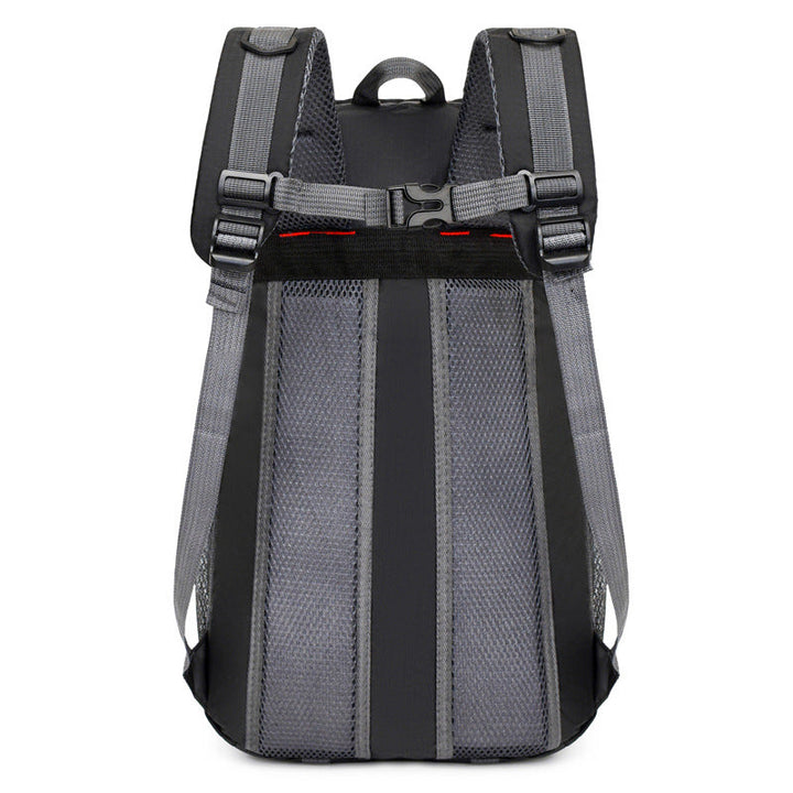 Versatile men's lightweight waterproof travel bag, perfect for trips or gym use.