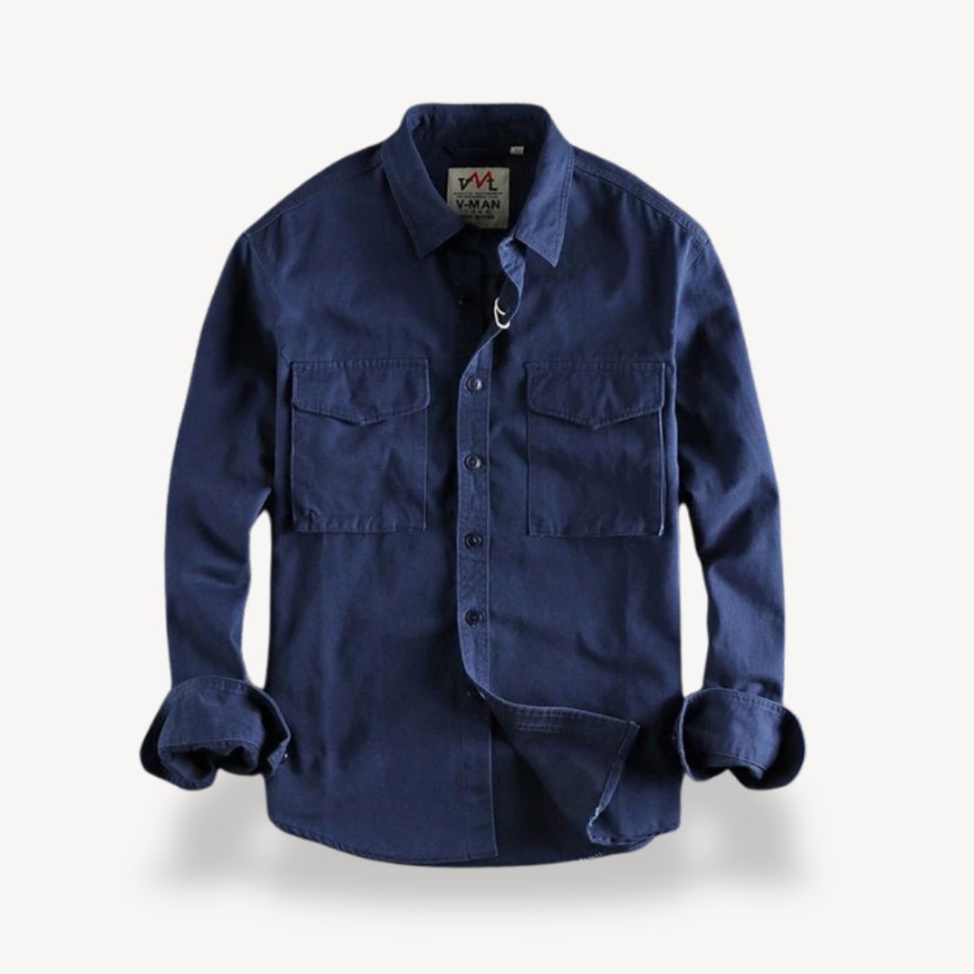 Durable men's button-up cargo shirt. Practical collared workwear with chest pockets for everyday versatility.