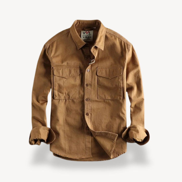 Rugged men's utility cargo shirt. Long-sleeve workwear with practical pockets, perfect for outdoor tasks.
