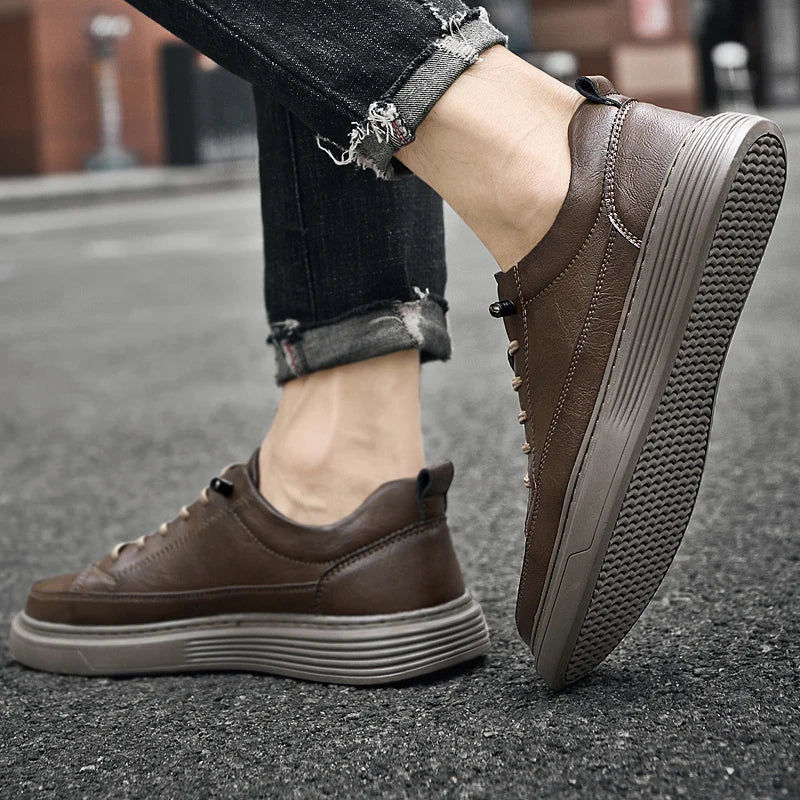 Comfortable men's low top sneakers, modern style everyday walking shoes.