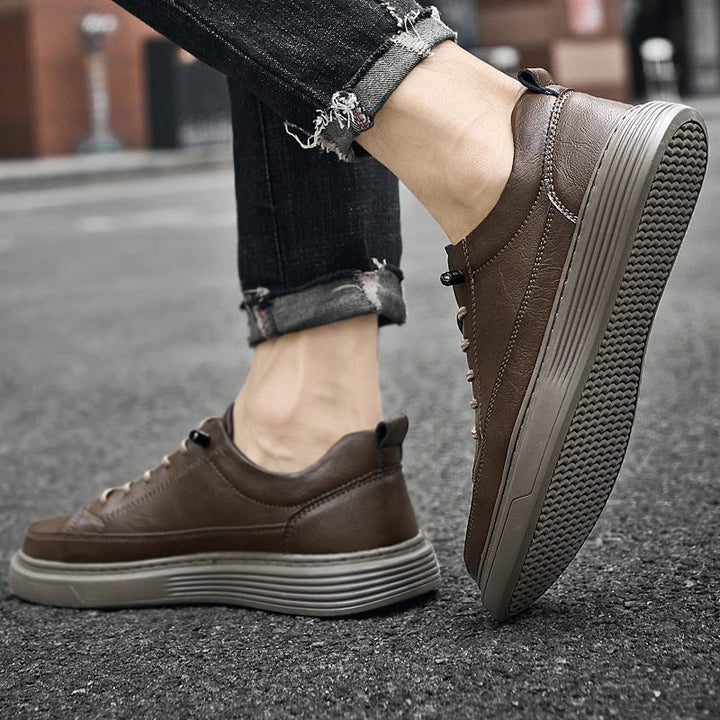 Comfortable men's low top sneakers, modern style everyday walking shoes.