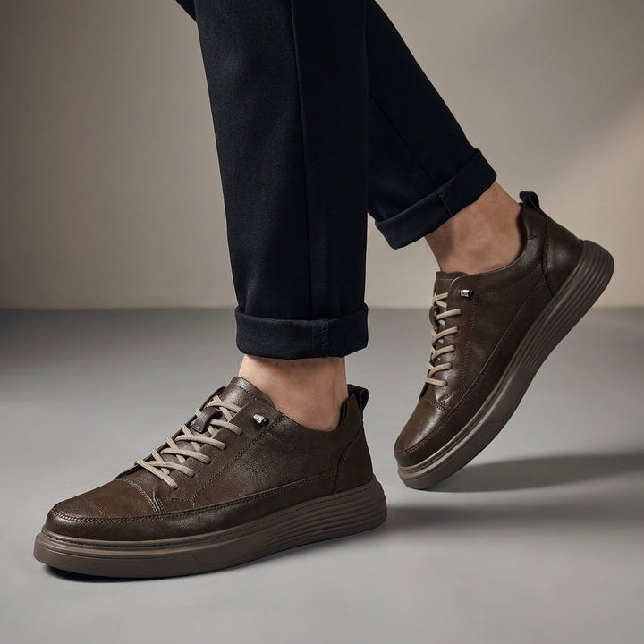 Stylish men's low top sneakers, casual fashion footwear with a comfortable fit.