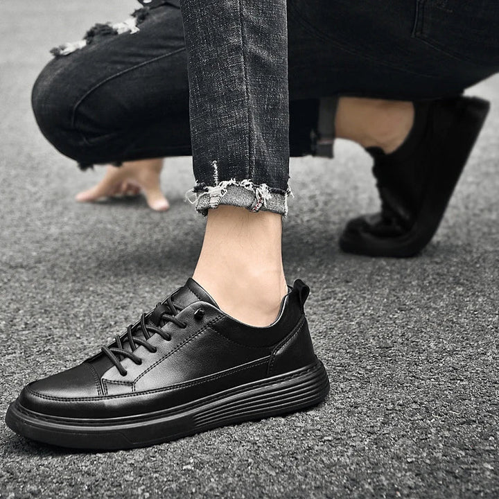 Modern men's low top shoes, perfect casual footwear for versatile everyday fashion.
