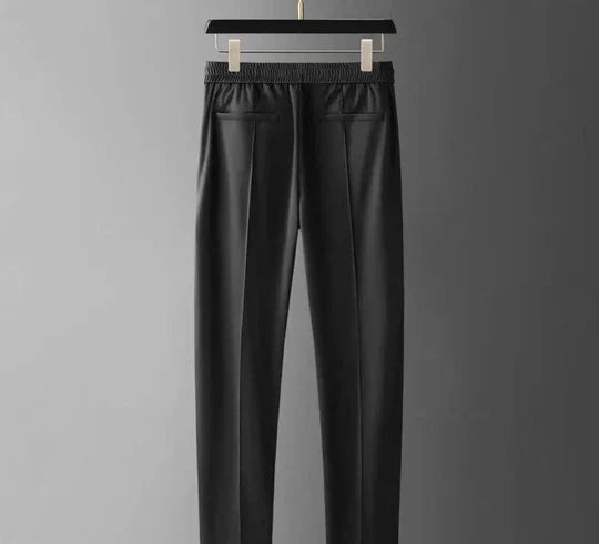Men's luxury two-piece set featuring a short-sleeved top and matching shorts, ideal for effortless seasonal style.
