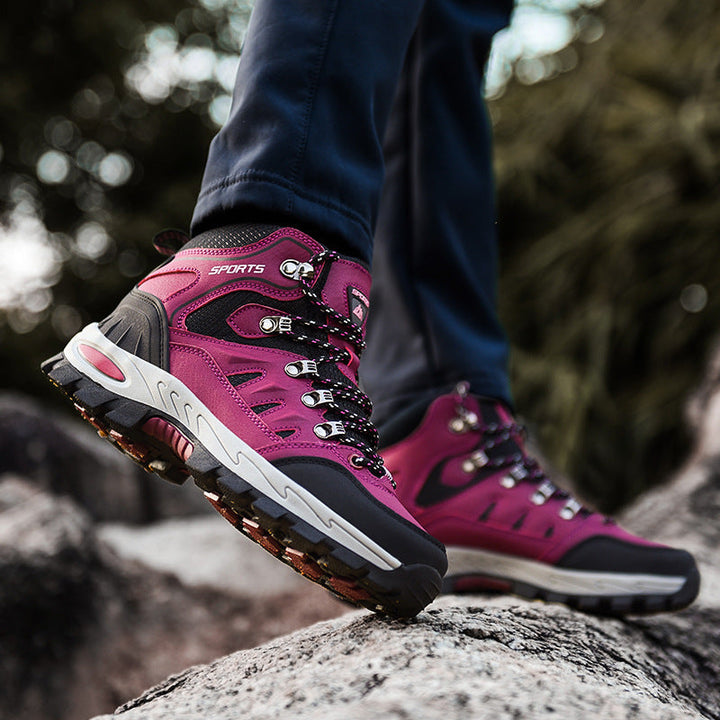 Outdoor work men's boots, mid-height, waterproof, with excellent non-slip safety features.