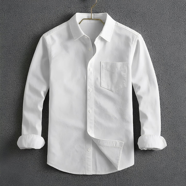 Men's modern fit long-sleeve casual shirt, ideal for versatile everyday style. Great for office or leisure.