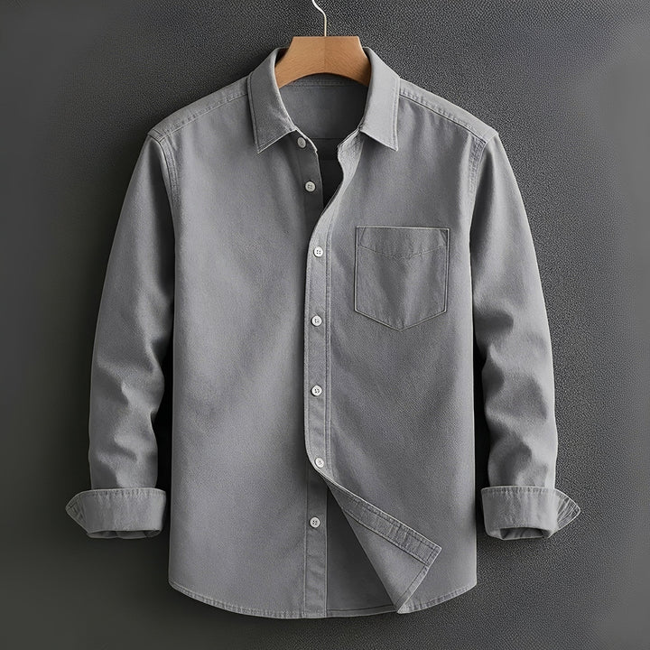 Versatile men's long-sleeve shirt for casual everyday fashion. Modern fit for comfort and style.