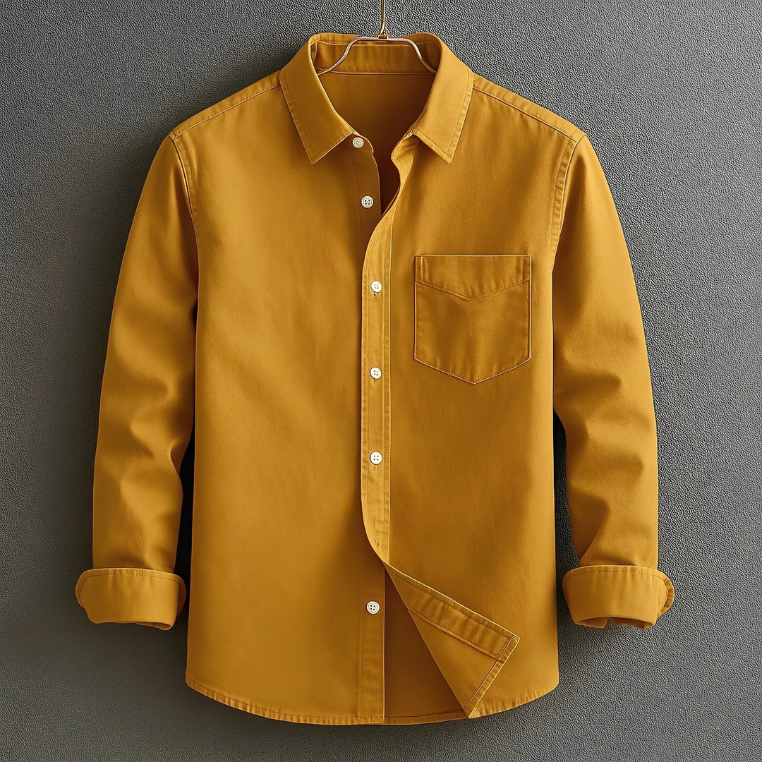 Men's everyday casual shirt, long-sleeve design. Modern fit for versatile office and leisure wear.
