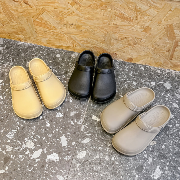 Durable men's non-slip work shoes, perfect for all-season garden tasks.