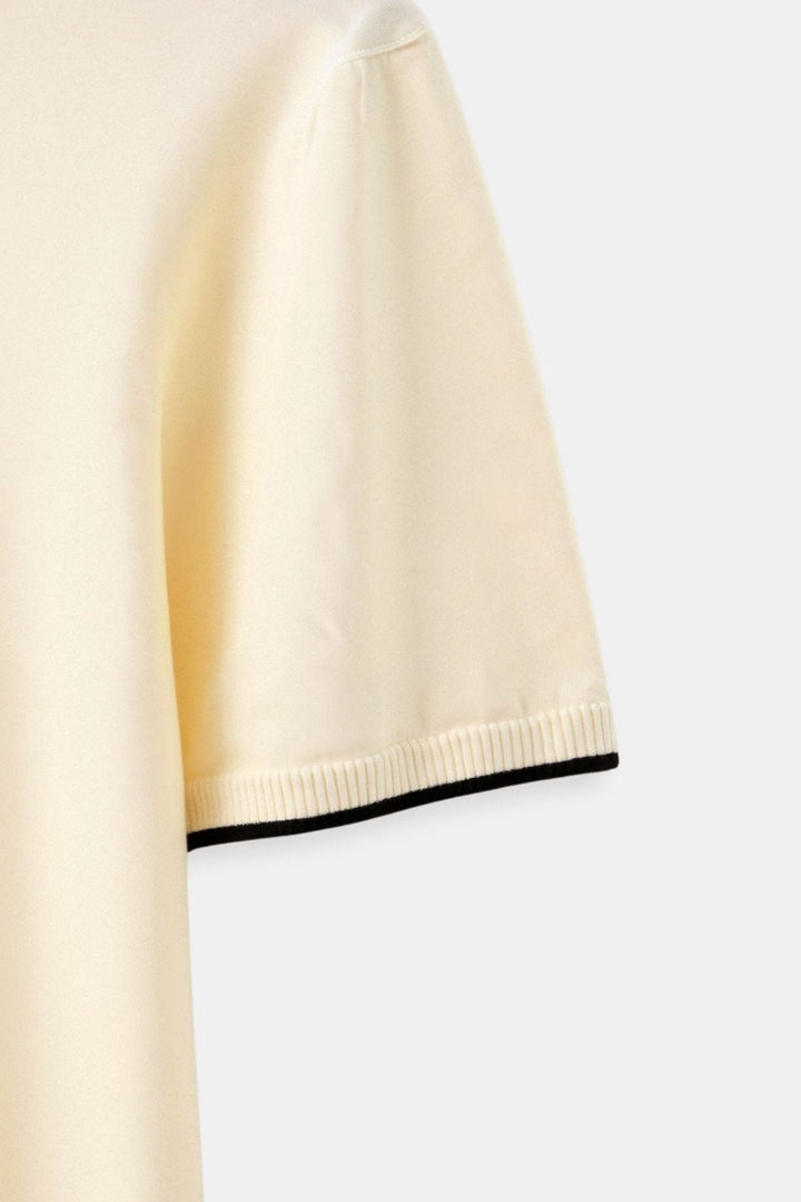 Casual yet elegant men's sleeveless polo top, slim fit, contrast design, Old Money inspired.
